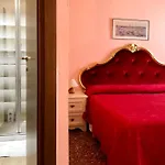 Alloggi Serena Couette-café 3*