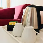 Alloggi Serena Couette-café